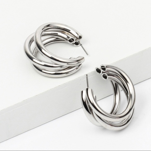 NEW Silver Multi-layer Hoop Earrings - Picture 5 of 6